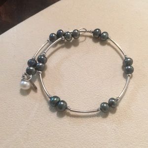 Vantel Pearls Chic to Chic wrap bracelet - NWOT